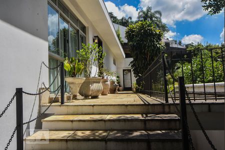 Enstrada Social de casa à venda com 4 quartos, 600m² em Jardim Marajoara, São Paulo