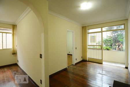 Sala  2 de apartamento para alugar com 3 quartos, 100m² em Santo Antônio, Belo Horizonte