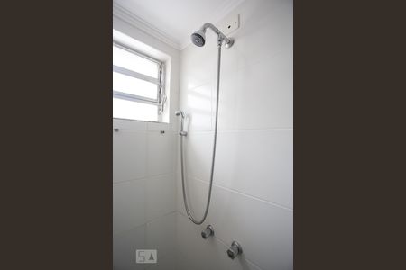 Banheiro de apartamento para alugar com 1 quarto, 44m² em Santana, Porto Alegre