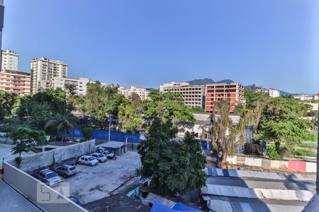 Vista Quarto 01 de apartamento para alugar com 2 quartos, 54m² em Pechincha, Rio de Janeiro