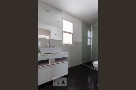 Banheiro de apartamento para alugar com 2 quartos, 103m² em Vila Suzana, São Paulo
