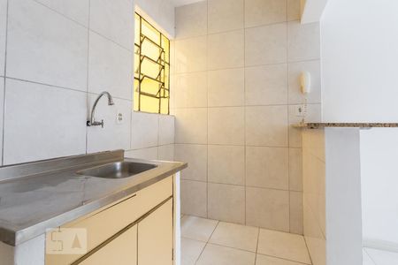 Cozinha de kitnet/studio para alugar com 1 quarto, 27m² em Azenha, Porto Alegre