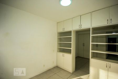 Sala de kitnet/studio para alugar com 1 quarto, 40m² em Copacabana, Rio de Janeiro