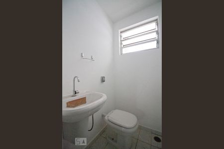 Lavabo de casa para alugar com 3 quartos, 180m² em Perdizes, São Paulo