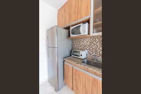 Cozinha de apartamento para alugar com 2 quartos, 48m² em Vila Constança, São Paulo