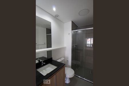 Banheiro de kitnet/studio para alugar com 1 quarto, 28m² em Santa Efigênia, São Paulo