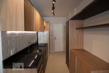 Cozinha de kitnet/studio para alugar com 1 quarto, 28m² em Santa Efigênia, São Paulo