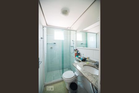 Banheiro de apartamento à venda com 2 quartos, 54m² em Vila Bela, São Paulo