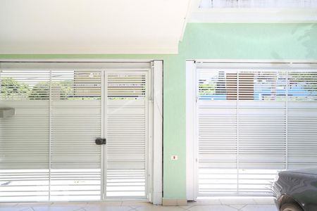 Garagem de casa à venda com 3 quartos, 120m² em Santa Teresinha, São Paulo