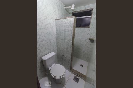 Banheiro de apartamento para alugar com 2 quartos, 55m² em Freguesia (jacarepaguá), Rio de Janeiro