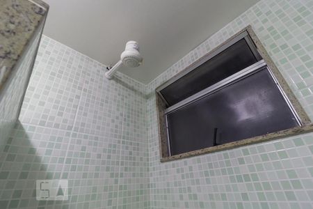 Banheiro de apartamento para alugar com 2 quartos, 55m² em Freguesia (jacarepaguá), Rio de Janeiro