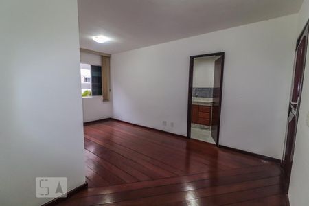 Apartamento para alugar com 55m², 2 quartos e 1 vagaSala