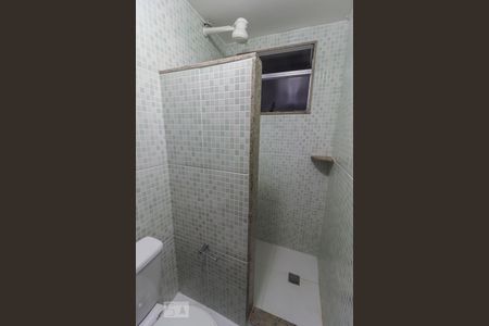 Banheiro de apartamento para alugar com 2 quartos, 55m² em Freguesia (jacarepaguá), Rio de Janeiro