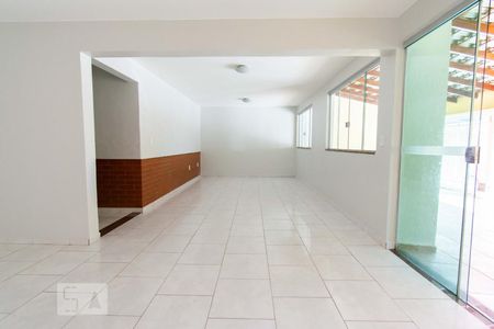 Sala 01 de casa para alugar com 7 quartos, 400m² em Guará 2, Brasília