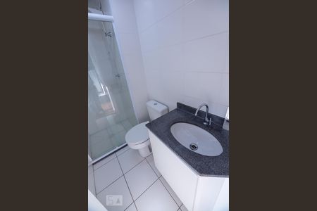 Banheiro de apartamento para alugar com 1 quarto, 33m² em Água Branca, São Paulo