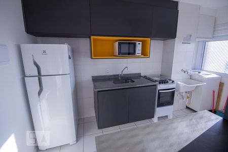 Cozinha de apartamento para alugar com 1 quarto, 33m² em Água Branca, São Paulo