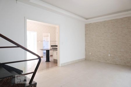 Sala de casa à venda com 2 quartos, 120m² em Centro, Jundiaí