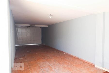 Garagem de casa à venda com 2 quartos, 120m² em Centro, Jundiaí