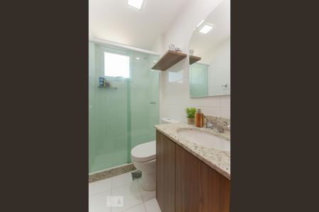 Banheiro de apartamento à venda com 2 quartos, 68m² em Rio Comprido, Rio de Janeiro