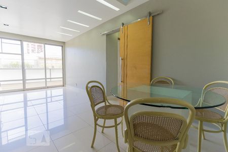 Apartamento à venda com 80m², 2 quartos e 1 vagaSala