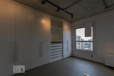 Suíte  de apartamento à venda com 1 quarto, 71m² em Jardim Fonte do Morumbi, São Paulo