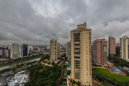 Sala _ Vista de apartamento à venda com 1 quarto, 71m² em Jardim Fonte do Morumbi, São Paulo