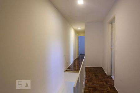 Escada de casa para alugar com 3 quartos, 120m² em Vila Madalena, São Paulo