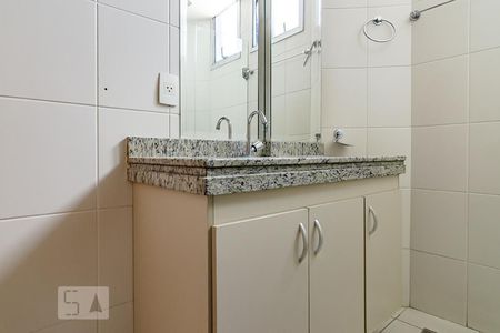 Banheiro de apartamento à venda com 1 quarto, 41m² em Silveira, Belo Horizonte