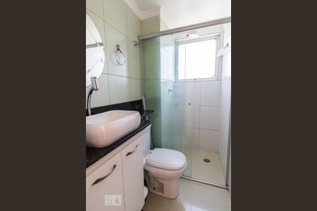 Banheiro de apartamento para alugar com 2 quartos, 50m² em Vila Leonor, Guarulhos