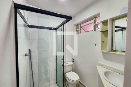 Banheiro de casa para alugar com 1 quarto, 16m² em Jardim Odete, São Paulo