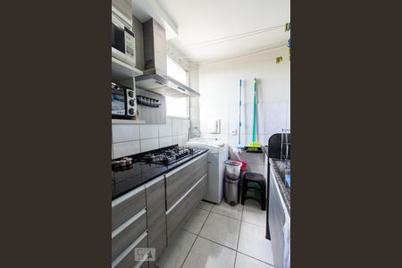 Cozinha de apartamento para alugar com 2 quartos, 48m² em São Luiz, Belo Horizonte