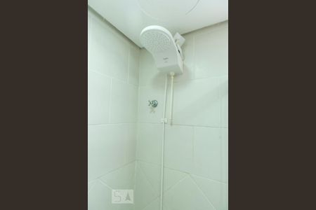 Banheiro de apartamento à venda com 1 quarto, 38m² em Bela Vista, Porto Alegre