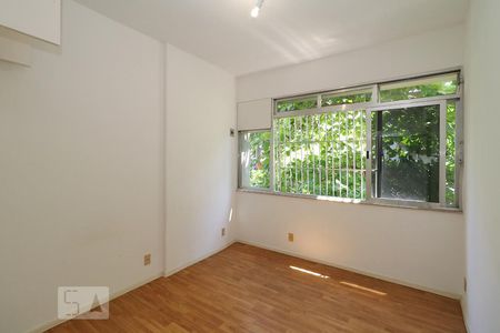 Apartamento à venda com 136m², 3 quartos e 1 vaga Apartamento à venda com 136m², 3 quartos e 1 vagaQuarto 2.