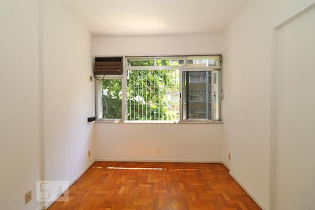 Apartamento à venda com 136m², 3 quartos e 1 vaga Apartamento à venda com 136m², 3 quartos e 1 vagaQuarto 3.