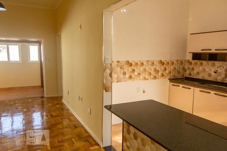 Sala integrada com a cozinha de apartamento para alugar com 2 quartos, 77m² em Tijuca, Rio de Janeiro