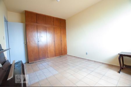 Quarto 2 de apartamento para alugar com 2 quartos, 124m² em Jardim América, Goiânia