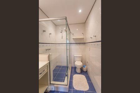 Casa de condomínio à venda com 520m², 4 quartos e 5 vagas Casa de condomínio à venda com 520m², 4 quartos e 5 vagasBanheiro do sótão