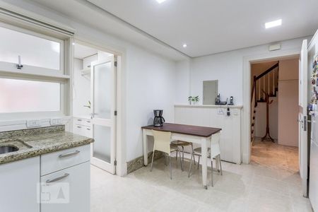 Casa de condomínio à venda com 520m², 4 quartos e 5 vagas Casa de condomínio à venda com 520m², 4 quartos e 5 vagasCozinha