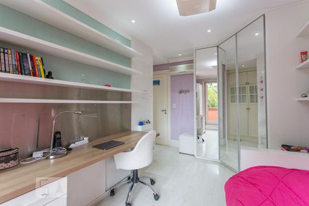 Casa de condomínio à venda com 520m², 4 quartos e 5 vagas Casa de condomínio à venda com 520m², 4 quartos e 5 vagasSuíte 1