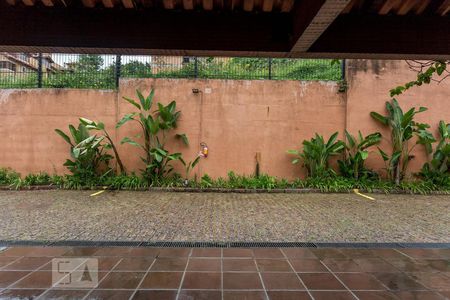 Casa de condomínio à venda com 520m², 4 quartos e 5 vagas Casa de condomínio à venda com 520m², 4 quartos e 5 vagasBox externo