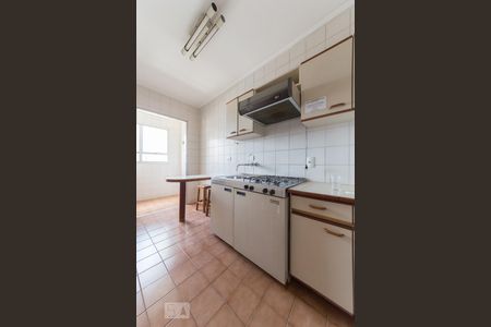 Cozinha de apartamento à venda com 1 quarto, 65m² em Centro, Campinas