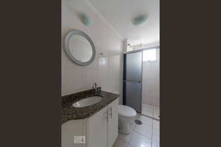 Banheiro de apartamento para alugar com 2 quartos, 60m² em Vila Valparaíso, Santo André