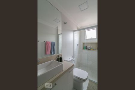 Banheiro  de apartamento para alugar com 2 quartos, 52m² em Liberdade, São Paulo