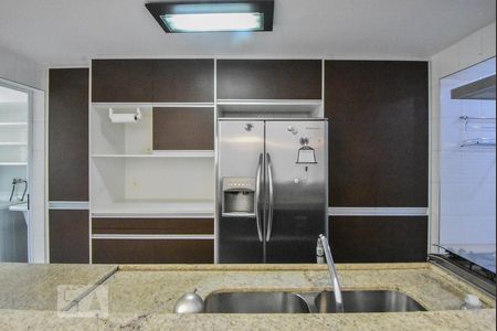 Cozinha de apartamento à venda com 4 quartos, 192m² em Chácara Itaim, São Paulo