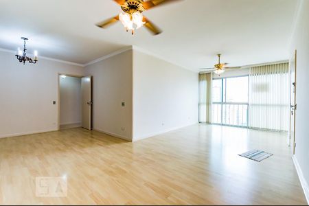 Sala de apartamento à venda com 4 quartos, 120m² em Cambuí, Campinas