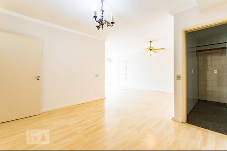 Sala de apartamento à venda com 4 quartos, 120m² em Cambuí, Campinas