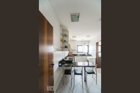 Apartamento à venda com 150m², 3 quartos e 2 vagas Apartamento à venda com 150m², 3 quartos e 2 vagasCozinha