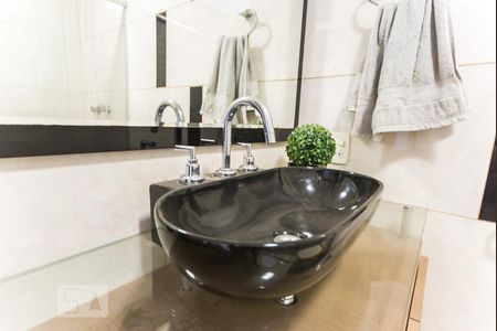 Apartamento à venda com 150m², 3 quartos e 2 vagas Apartamento à venda com 150m², 3 quartos e 2 vagasBanheiro da Suíte 3