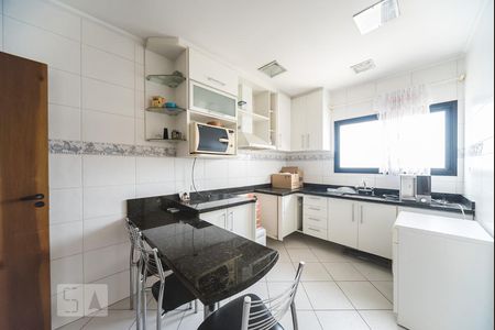 Apartamento à venda com 150m², 3 quartos e 2 vagas Apartamento à venda com 150m², 3 quartos e 2 vagasCozinha