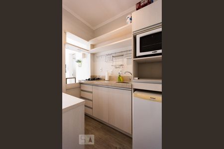 Cozinha de apartamento para alugar com 1 quarto, 40m² em Rio Branco, Porto Alegre